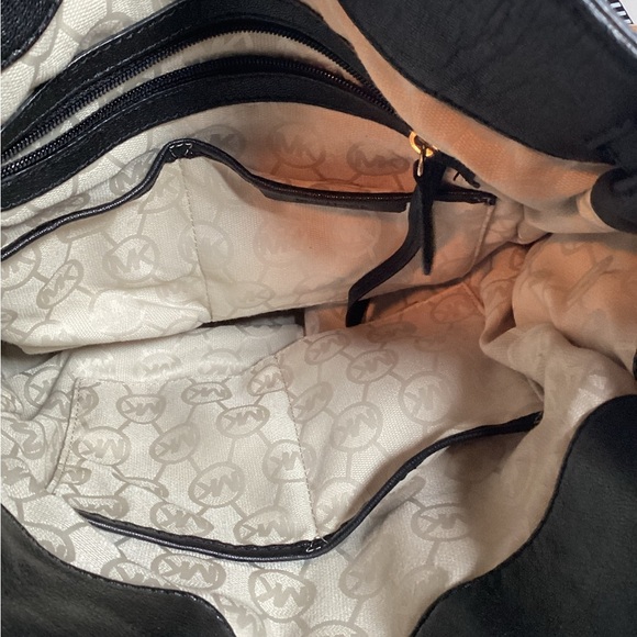 Michael Kors Black Shoulder Bag with Gold Chain and Polka Dot Bow - Picture 16 of 16